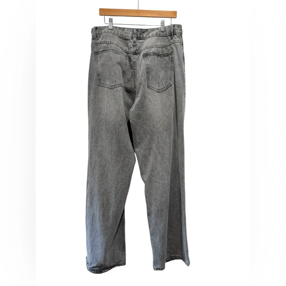 PrettyLittleThing Women's Gray Distressed Wide Leg Jeans #252 - Picture 2 of 4